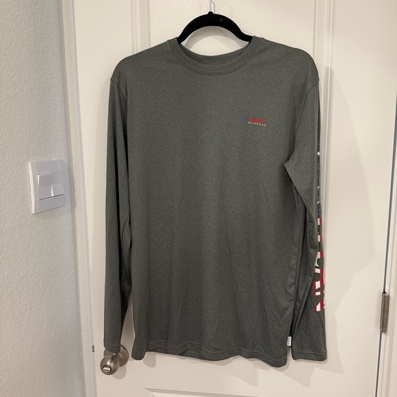 Magellan Outdoors Men's Dark Gray Long Sleeve Tee w Flag Sleeve Size S Fish Gear - Picture 1 of 5